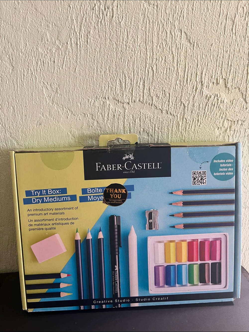 #2789**Creative Studio Try It Box - Blue Accent - Picture 1 of 17